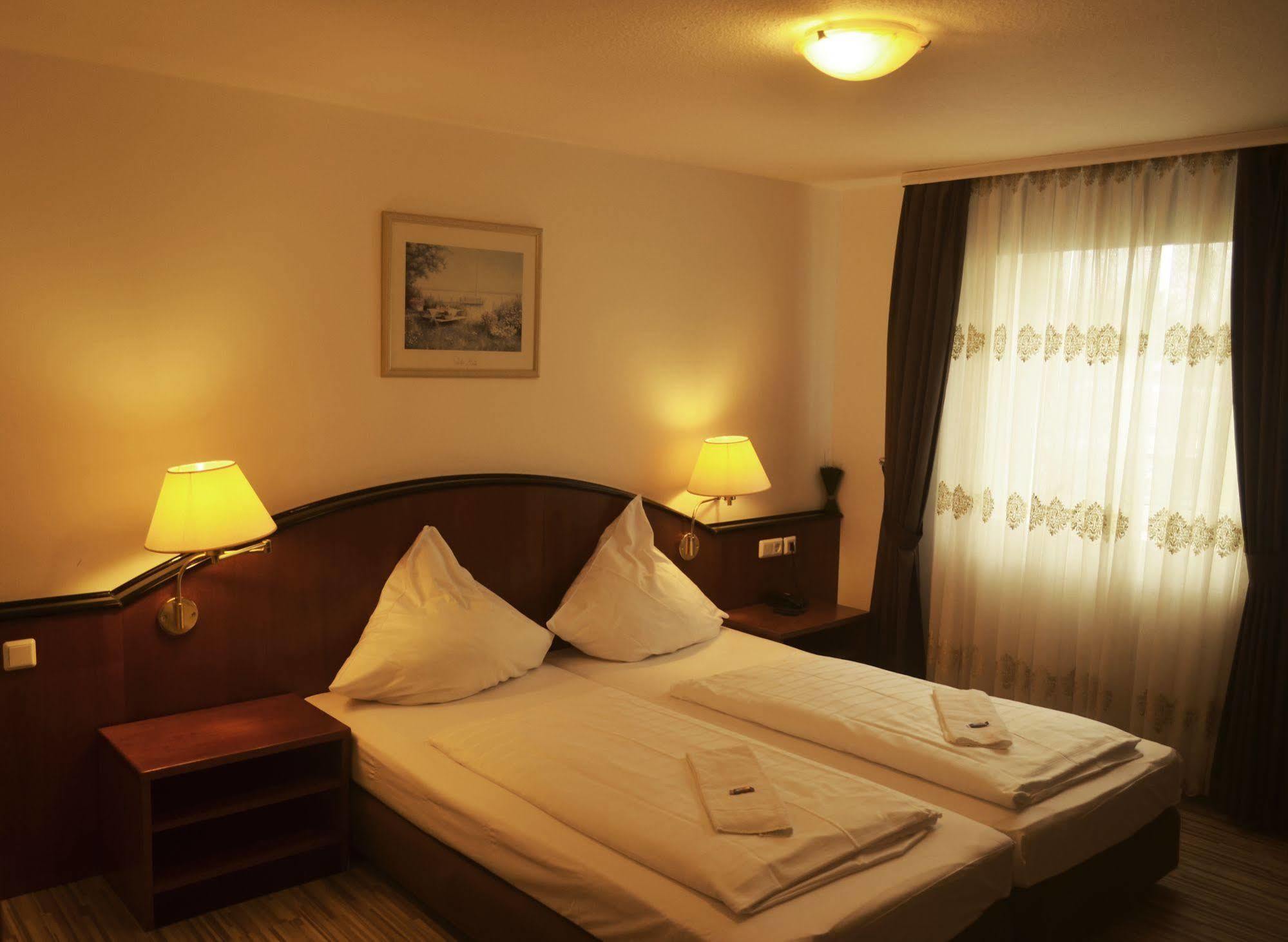 As Hotel Γκέτινγκεν Εξωτερικό φωτογραφία