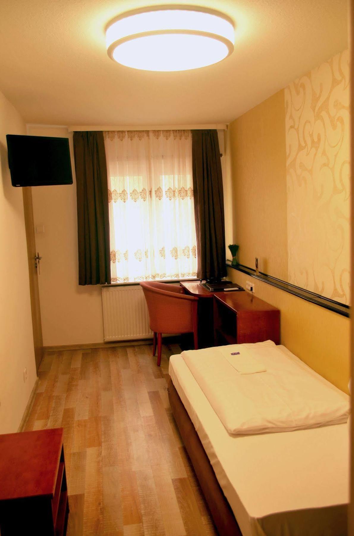As Hotel Γκέτινγκεν Εξωτερικό φωτογραφία